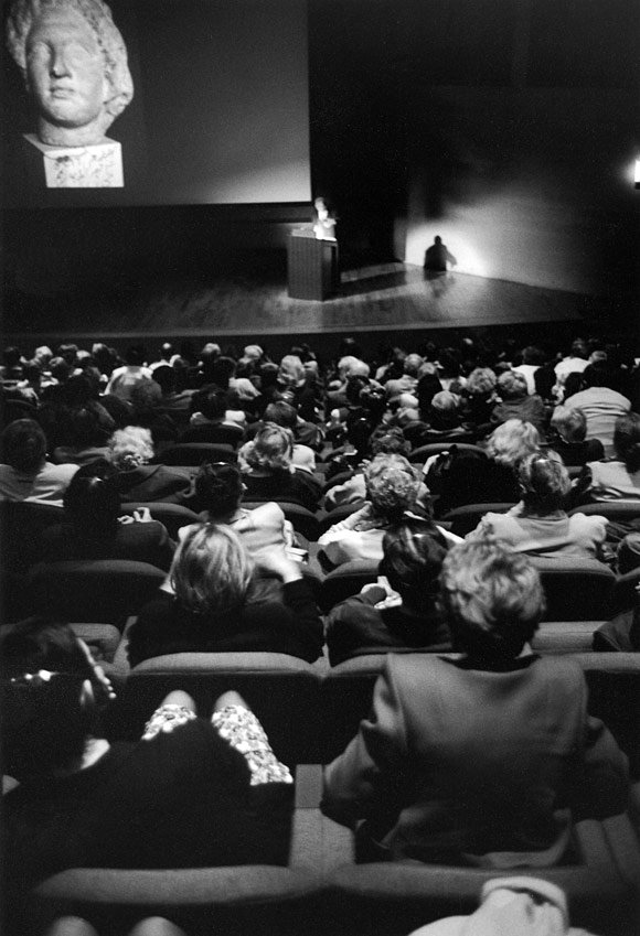 Le louvre ouvre ses conférences